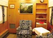 prince-charles-sitting-room-on-train12