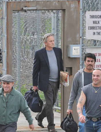 michael_douglas_as_gordon_gekko_Wall_Street_2_Money_Never_Sleeps_getting_out_of_prison