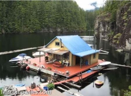 float-cabin
