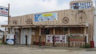 Closed tavern in Swett
