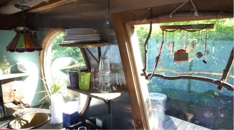 Floating tiny home